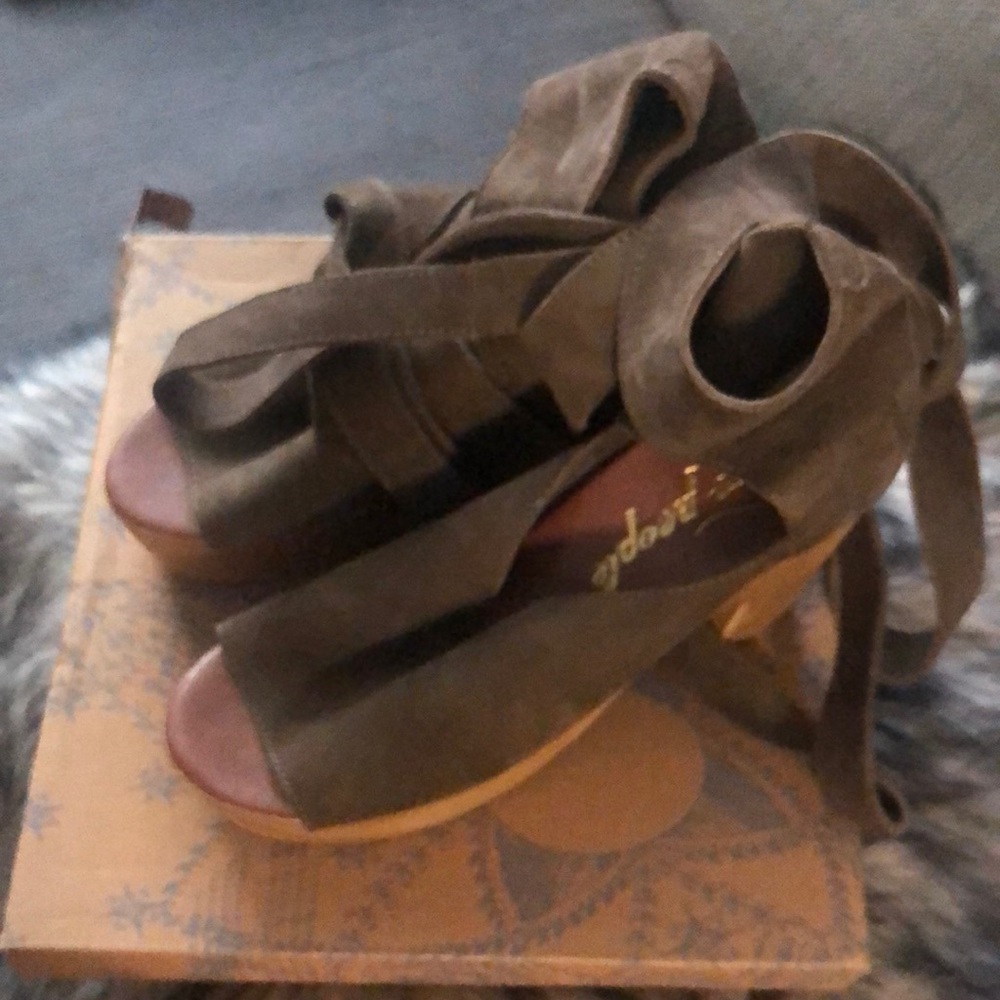 FREE PEOPLE platform shoes NIB